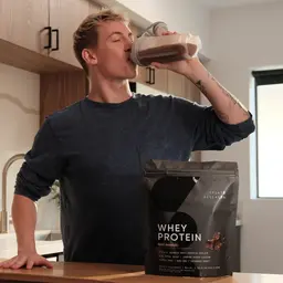 Scoop whey protein